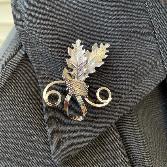 Metal Paired Leaves 🍃 Brooch/Pin - Picture 2 of 7